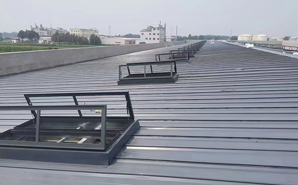 某中学室内体育馆克孜勒苏柯尔克孜排烟窗改造项目